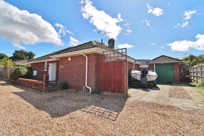 4 Bedroom Detached Bungalow For Sale In Mays Lane, Stubbington, PO14