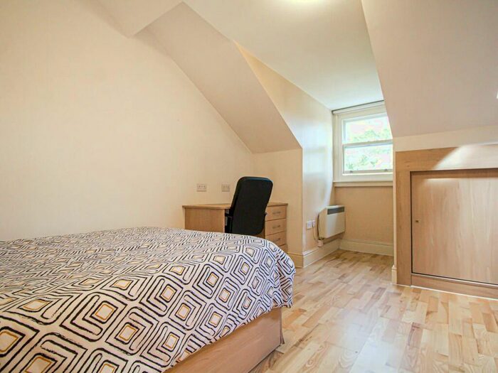 1 Bedroom Apartment To Rent In Hyde Terrace, Leeds, #, LS2