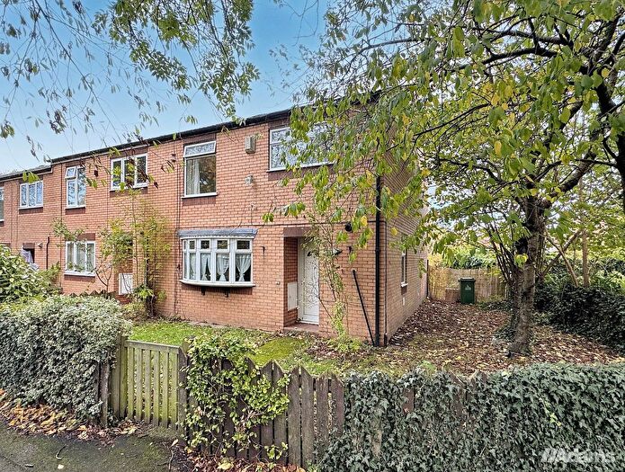 4 Bedroom Town House For Sale In Dunsford, Widnes, WA8