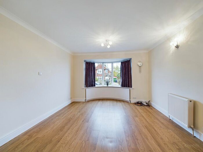 2 Bedroom Detached Bungalow For Sale In New Drive, High Wycombe, HP13