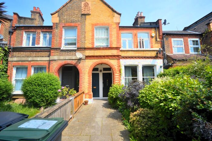 2 Bedroom Flat To Rent In Adelaide Avenue Brockley, SE4