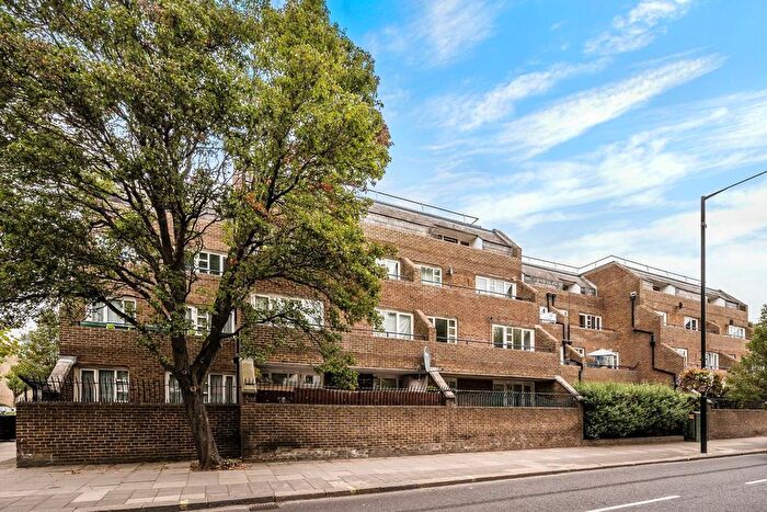 2 Bedroom Flat For Sale In Hawthorn Walk, North Kensington, W10