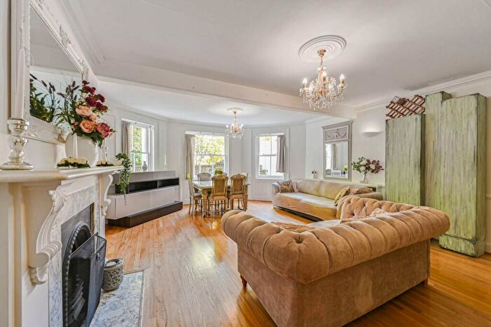 2 Bedroom Flat For Sale In Shooters Hill Road, Blackheath, London, SE3