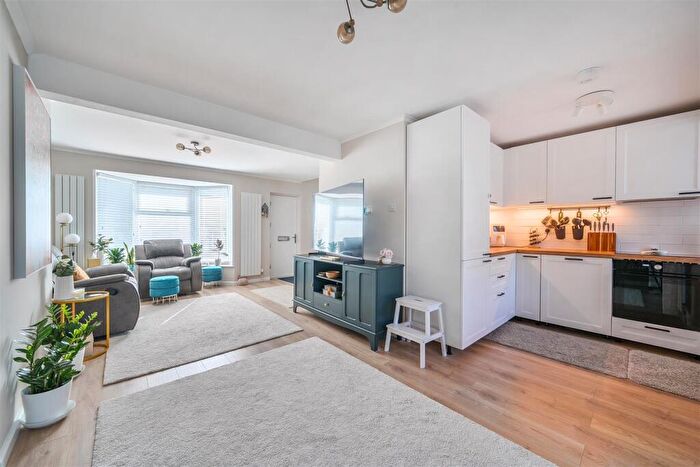 2 Bedroom Semi-Detached House For Sale In Laburnum Road, Fareham, PO16