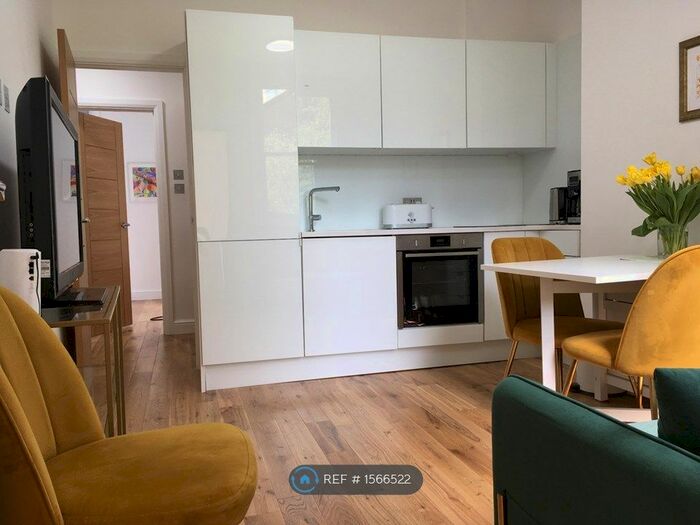 2 Bedroom Flat To Rent In Notting Hill, London, W11