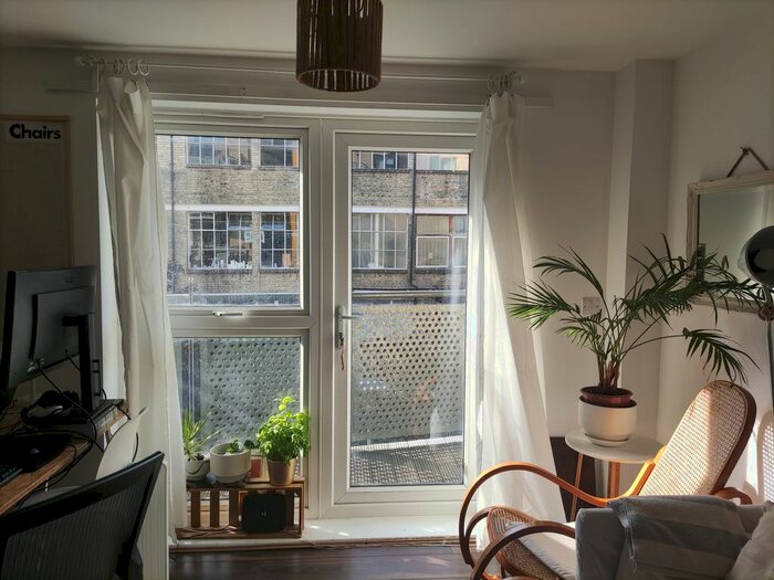1 Bedroom Flat To Rent In Oakleigh Court, Murray Grove, London, N1