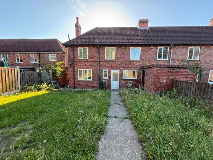 3 Bedroom Semi-Detached House To Rent In Windsor Street, Thurnscoe, S63