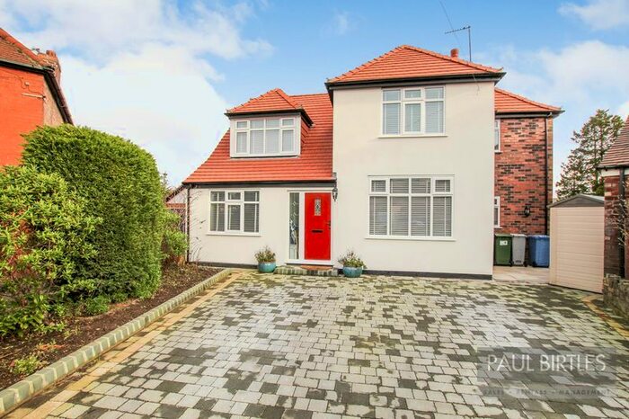 4 Bedroom Detached House To Rent In Teesdale Avenue, Davyhulme, Trafford M41