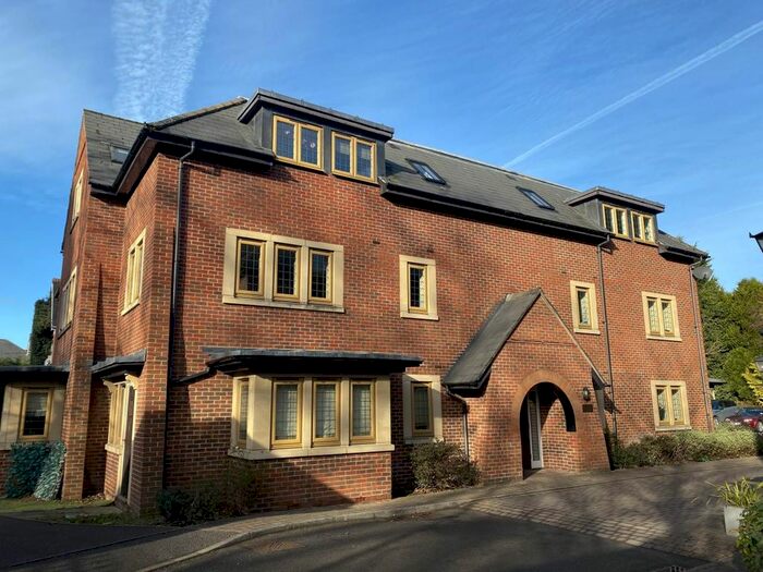 2 Bedroom Flat To Rent In Vernon Court, London Road, Ascot, SL5