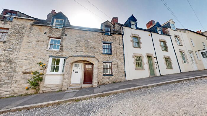 2 Bedroom House For Sale In Cowlease, Swanage, BH19
