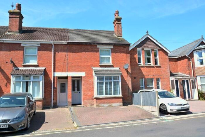 3 Bedroom Town House To Rent In Junction Road, Andover SP10