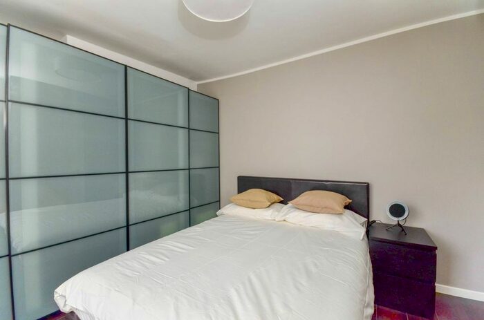 1 Bedroom Flat To Rent In Philbeach Gardens, Earls Court, London, SW5