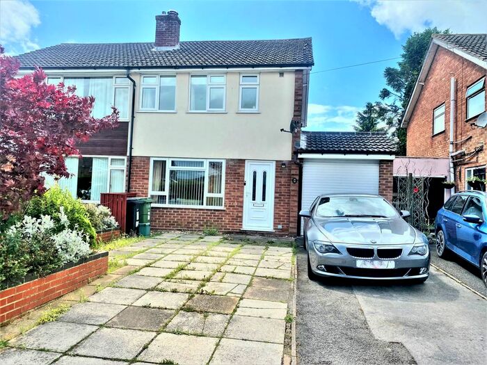 4 Bedroom Property To Rent In Parsons Mead, Abingdon, OX14
