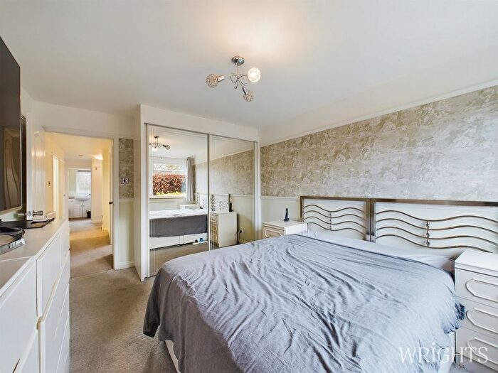 3 Bedroom Bungalow For Sale In Herns Lane, Welwyn Garden City, AL7