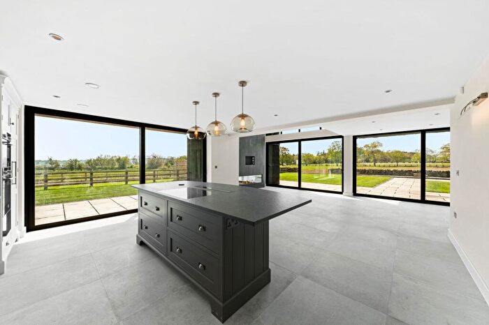 4 Bedroom Barn Conversion To Rent In Otley Road, Beckwithshaw, HG3