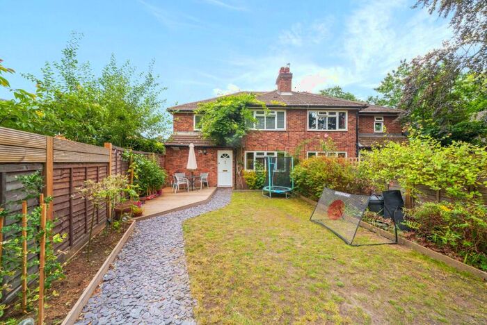 3 Bedroom Maisonette To Rent In Abbot House, Onslow Crescent, Woking, GU22