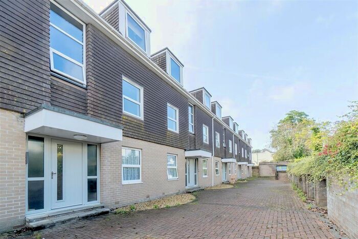 1 Bedroom Flat To Rent In Stopford Place, Stoke, Plymouth, PL1