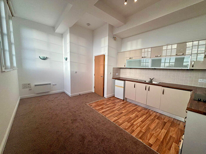 2 Bedroom Flat To Rent In College Gate, Salisbury Close, CW2