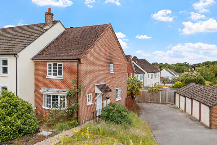 3 Bedroom End Of Terrace House For Sale In Poplar Way, Midhurst, GU29