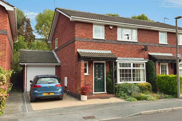 3 Bedroom Semi-Detached House For Sale In The Cloisters, Beeston, NG9