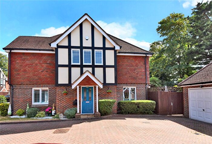 4 Bedroom Detached House For Sale In Birch Close, Banstead, Surrey, SM7