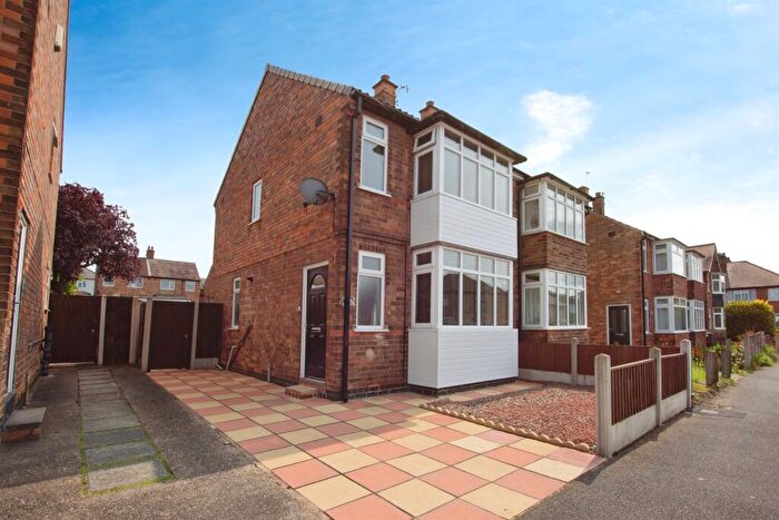3 Bedroom Semi-Detached House For Sale In Brora Road, Nottingham, NG6