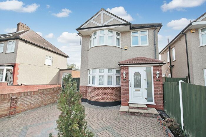 3 Bedroom Detached House To Rent In Elmer Gardens, Isleworth, TW7