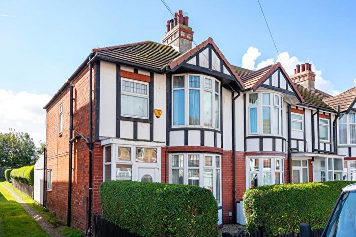 3 Bedroom End Of Terrace House For Sale In Princes Avenue, Withernsea, HU19