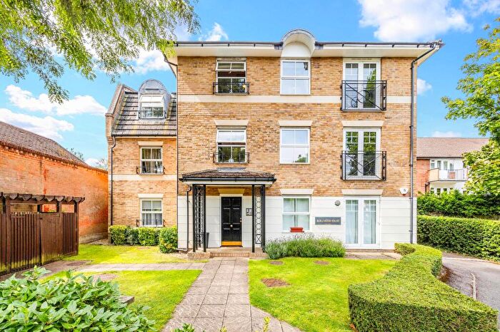 2 Bedroom Flat To Rent In Lovelace Gardens, Burlington Court, KT6