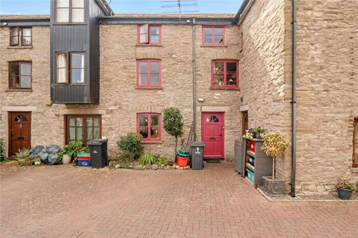 4 Bedroom Town House For Sale In Heol-y-Dwr, Hay-on-Wye, Hereford, Powys, HR3