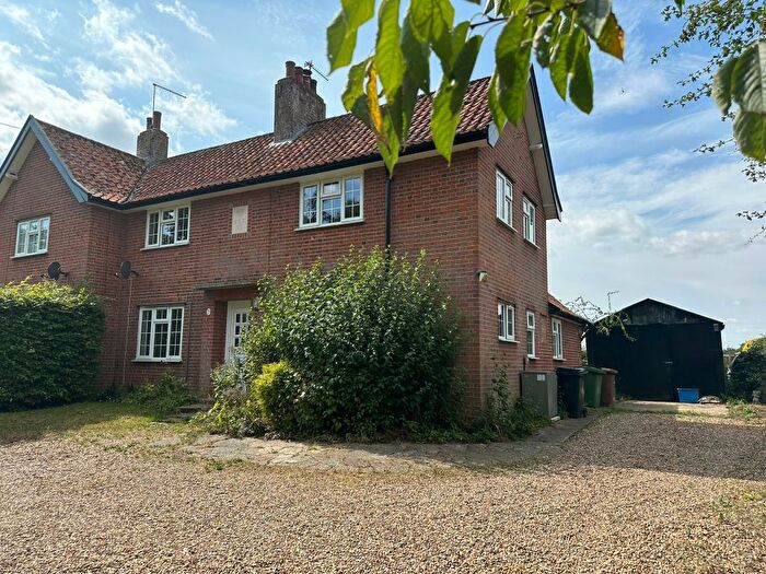 3 Bedroom Semi-Detached House To Rent In Church Road, Hedenham, Bungay, NR35