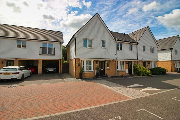 3 Bedroom End Of Terrace House For Sale In Isles Quarry Road, Borough Green, TN15