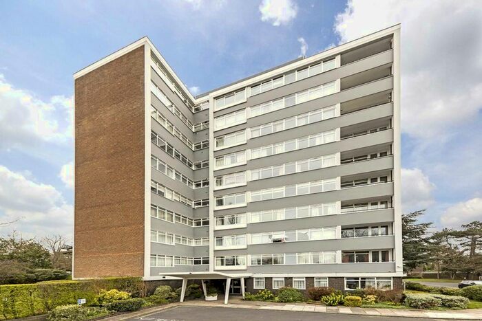 2 Bedroom Flat To Rent In Heronsforde, London, W13