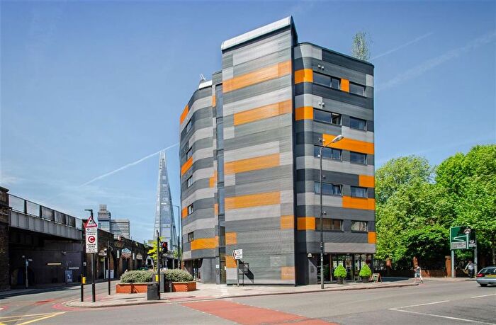 2 Bedroom Flat For Sale In Tower Bridge Road, London Bridge, SE1