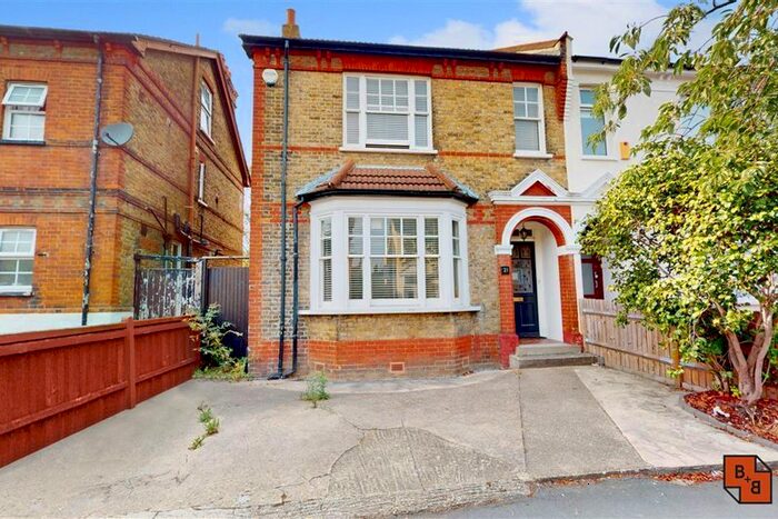 4 Bedroom Semi-Detached House To Rent In Vincent Road, Addiscombe, Croydon, CR0