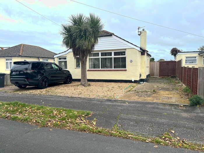 2 Bedroom Detached Bungalow To Rent In Creek Road, Hayling Island, PO11