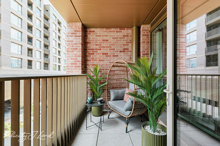 1 Bedroom Apartment For Sale In Kennington Lane, London, SE11