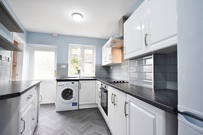 4 Bedroom End Of Terrace House To Rent In Mayors Croft, Coventry, CV4