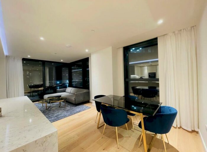 2 Bedroom Flat To Rent In Hampton Tower, South Quay Plaza, Marsh Wall, London, E14