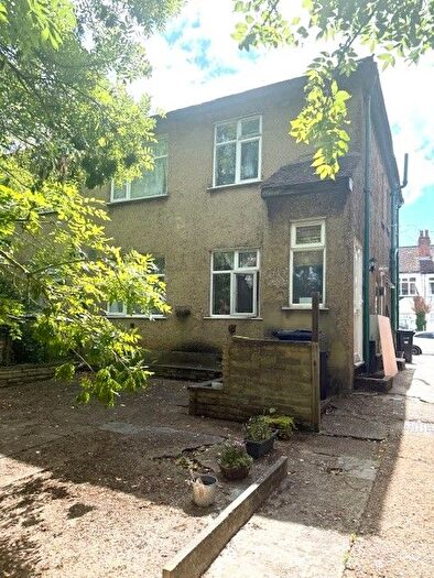 2 Bedroom Semi-Detached House To Rent In Chalford Walk, Woodford Green, IG8