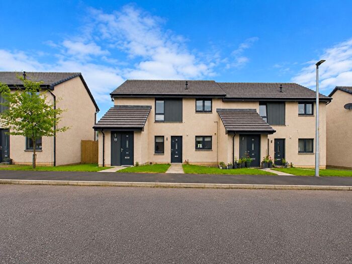 2 Bedroom Flat For Sale In Countess Park, Slackbuie, IV2