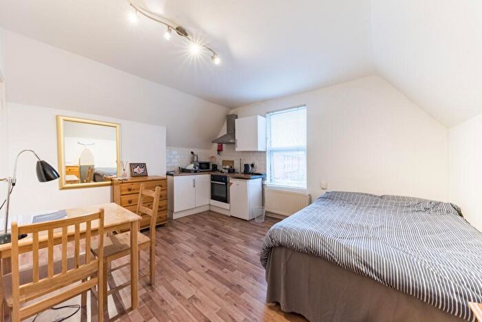 Flat To Rent In Lithos Road, Hampstead, NW3