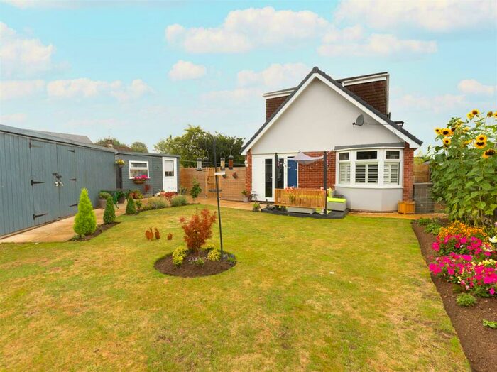2 Bedroom Semi-Detached House For Sale In Mount Close, Nantwich, Cheshire, CW5