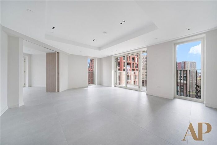 3 Bedroom Flat To Rent In Capella House, Lewis Cubitt Park, London, N1C