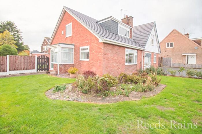 3 Bedroom Semi Detached House For Sale In Collingham Green, Little Sutton, Ellesmere Port, Cheshire, CH66