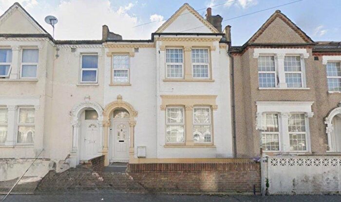 2 Bedroom Flat To Rent In Hathaway Road, Croydon, CR0