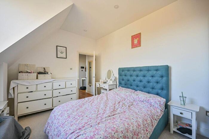 1 Bedroom Flat For Sale In Shepherds Hill, Highgate, London, N6