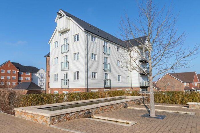 1 Bedroom Flat For Sale In Arundale Walk, Horsham, RH12