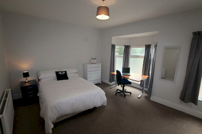 6 Bedroom Terraced House To Rent In Semilong Road, Semilong, NN2