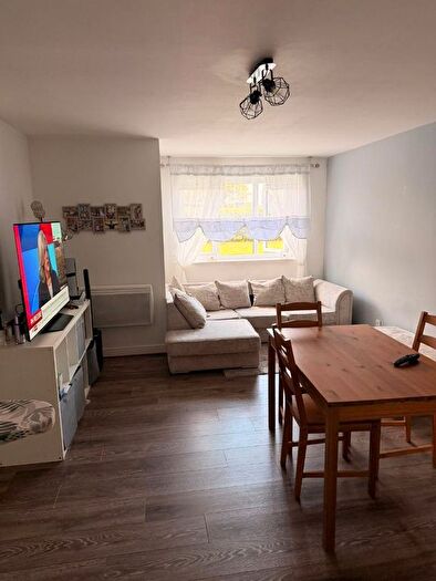 2 Bedroom Flat To Rent In Harlinger Street, London, SE18